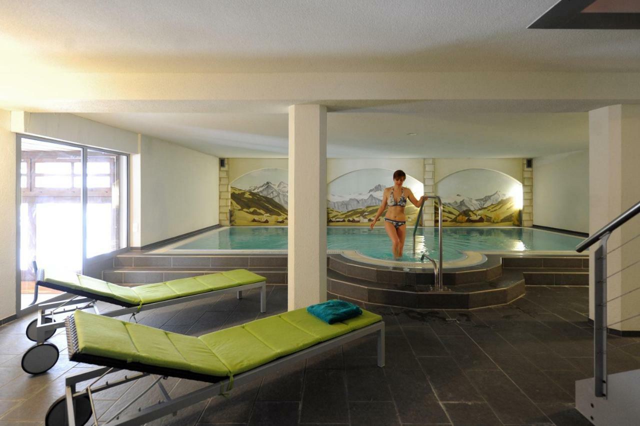 Hotel Krone Budget Lenk Bagian luar foto