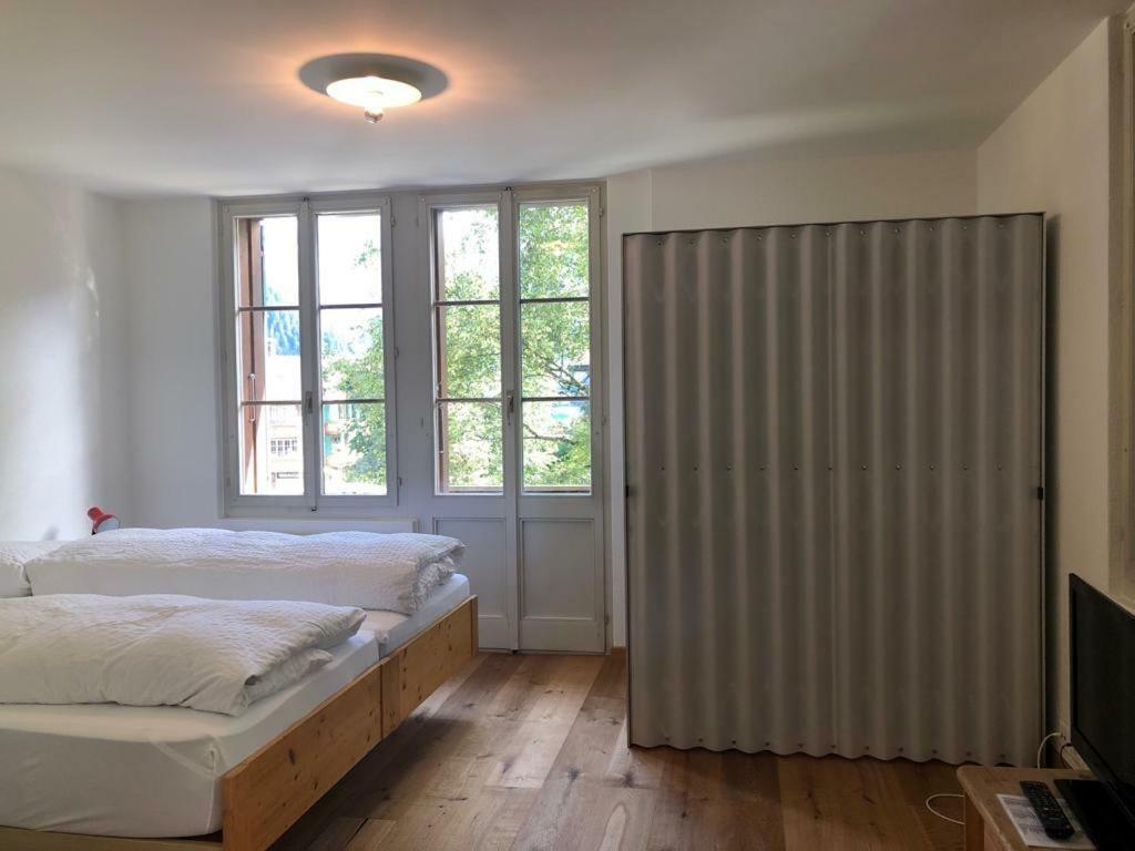 Hotel Krone Budget Lenk Bagian luar foto